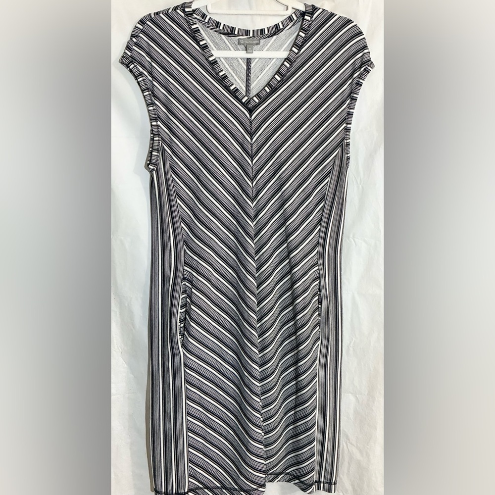 Talbots Stretchy Knit Dress Sz M Stripes V Neck Pockets  Athleisure Lounge Comfy